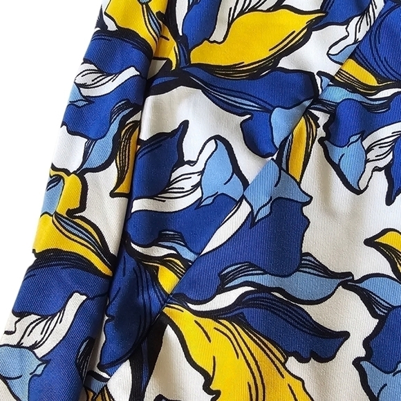NWT Tail Skirt with Built-in Short, Blue and Yellow Floral, Size XXL - Picture 4 of 16